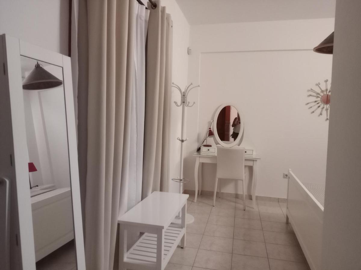Tholos Bay Suites Kavúszi Kültér fotó